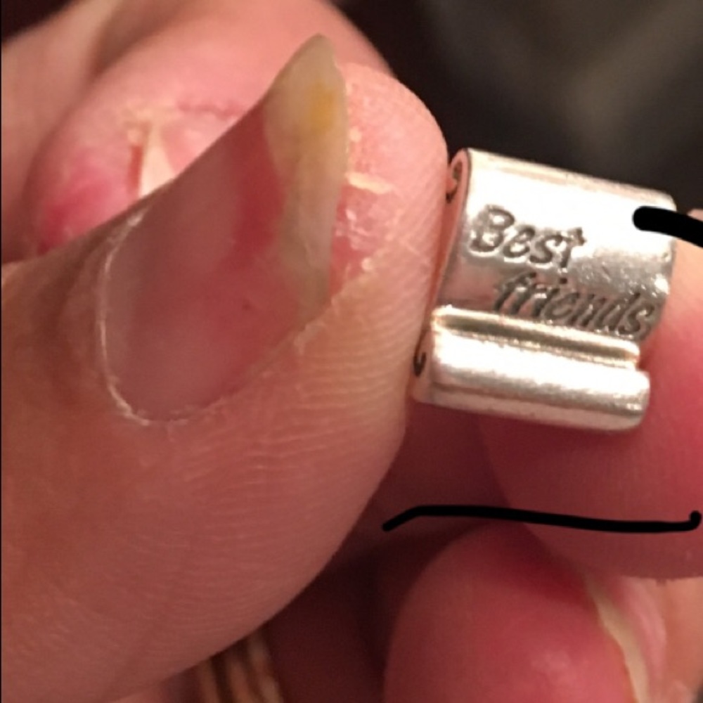 Pandora best friends charm